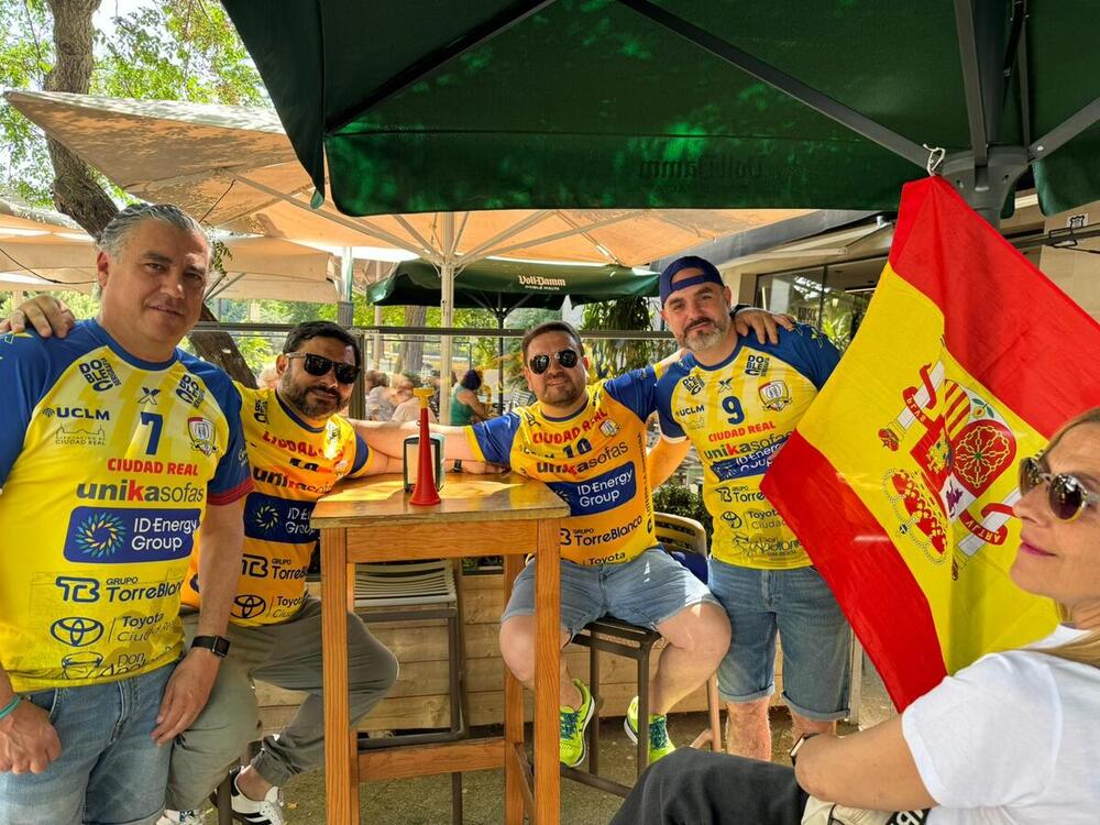 Caluroso recibimiento al Caserío en el Olivo Arena