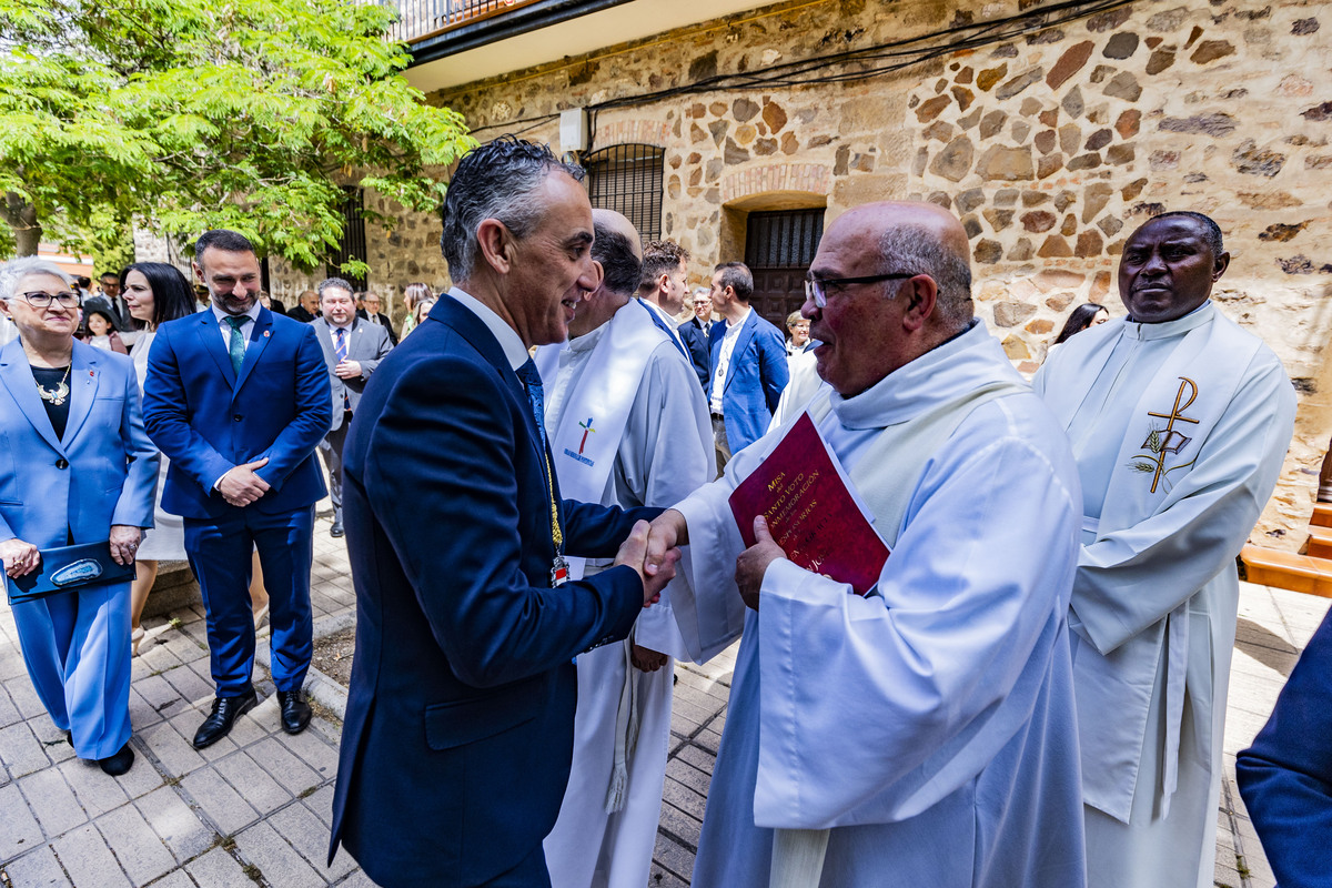 REPARTO DE LA COMIDA DEL SANTO VOTO DE PUERTOLLANO, SANTO VOTO, REPARTO DE LA COMIDA  / RUEDA VILLAVERDE