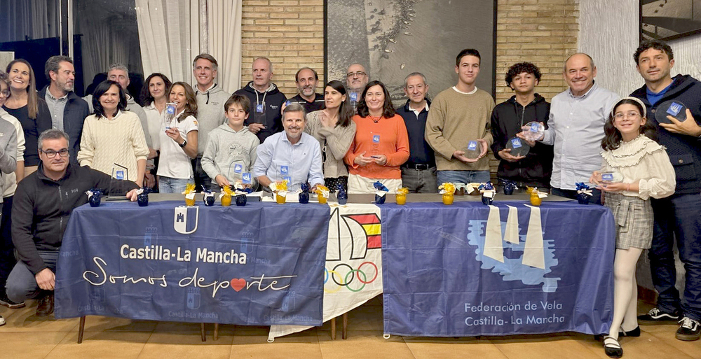 Eduardo Navarro, premiado por la Federación de Vela de CLM