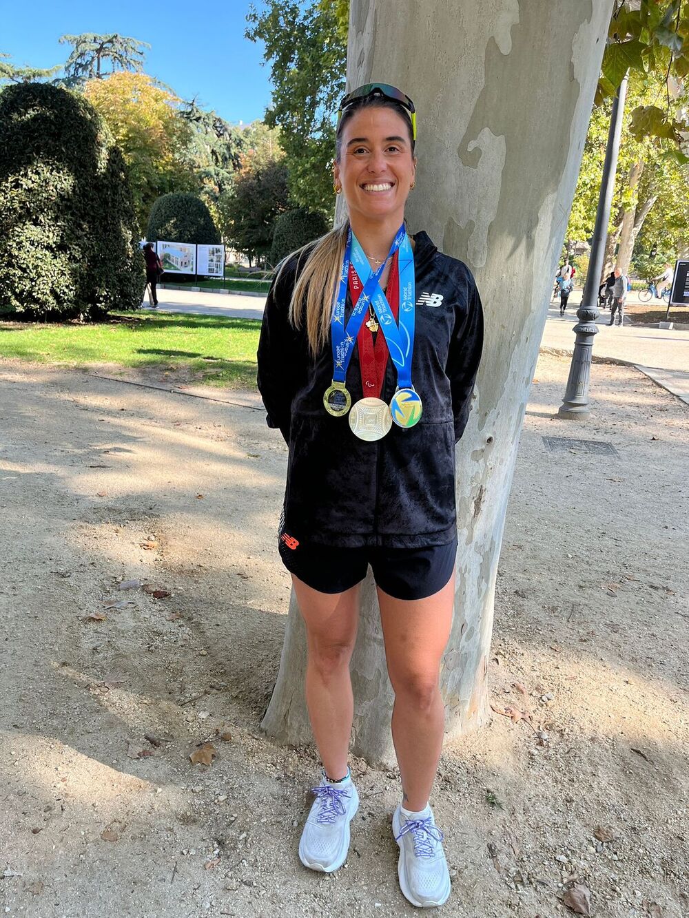 Marta Francés, con las medallas logradas estas últimas semanas.