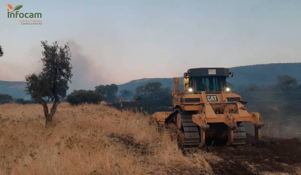 Regresan los medios aéreos al incendio de Argamasilla