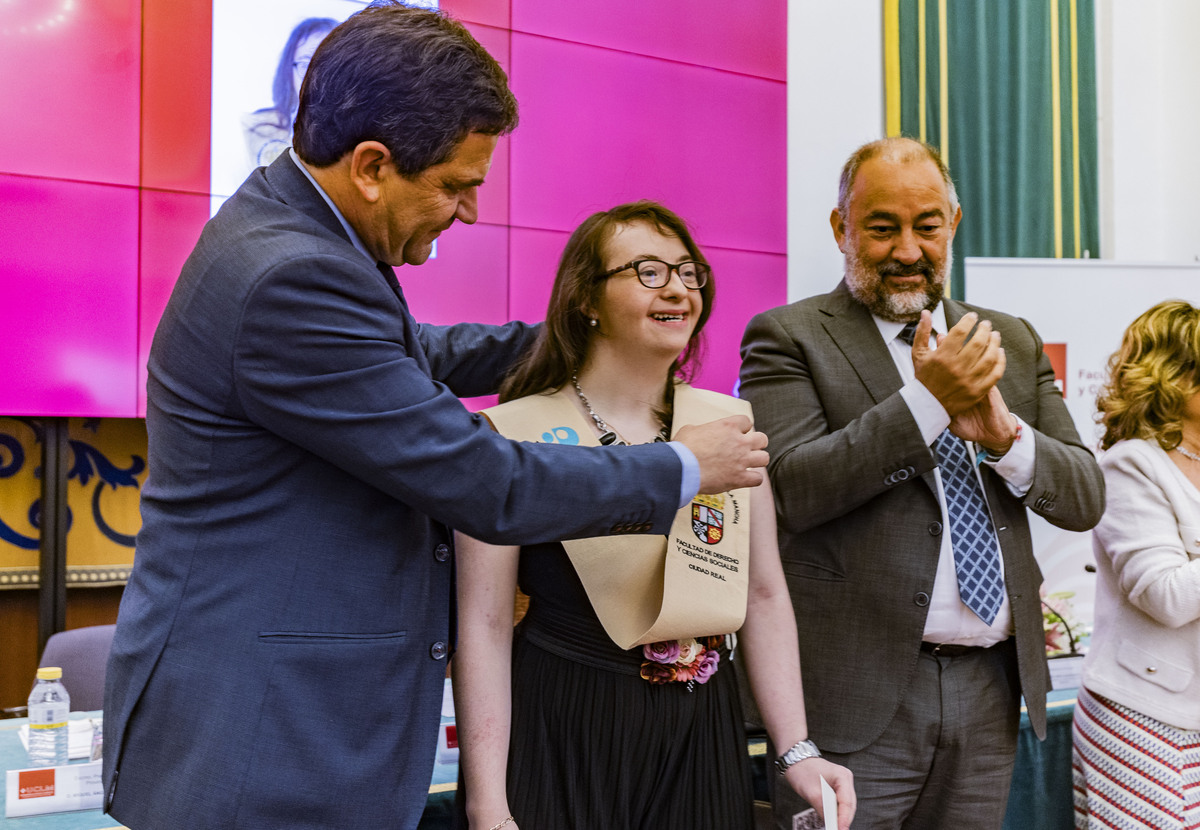 Julián Garde rector de la UCLM asiste al acto de graduación de la primera promoción del Curso Universitario de Formación Avanzada Incluye e Inserta de 15 estudiantes con  discapacidad intelectual de la asociación laborvalía, Laborvalía, UCLM  / RUEDA VILLAVERDE