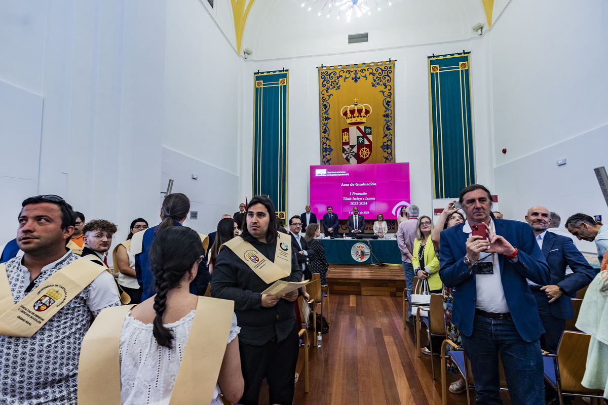 Julián Garde rector de la UCLM asiste al acto de graduación de la primera promoción del Curso Universitario de Formación Avanzada Incluye e Inserta de 15 estudiantes con  discapacidad intelectual de la asociación laborvalía, Laborvalía, UCLM  / RUEDA VILLAVERDE