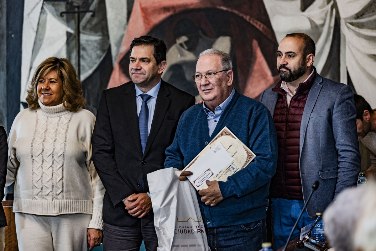 Recuerdos vivos, celebrado en la Diputación, homenaje a nuestros mayores, entrega de diplomas a los mayores y abuelos que han participado en el concurso literario de la Diputación, Recuerdos Vivos  / RUEDA VILLAVERDE