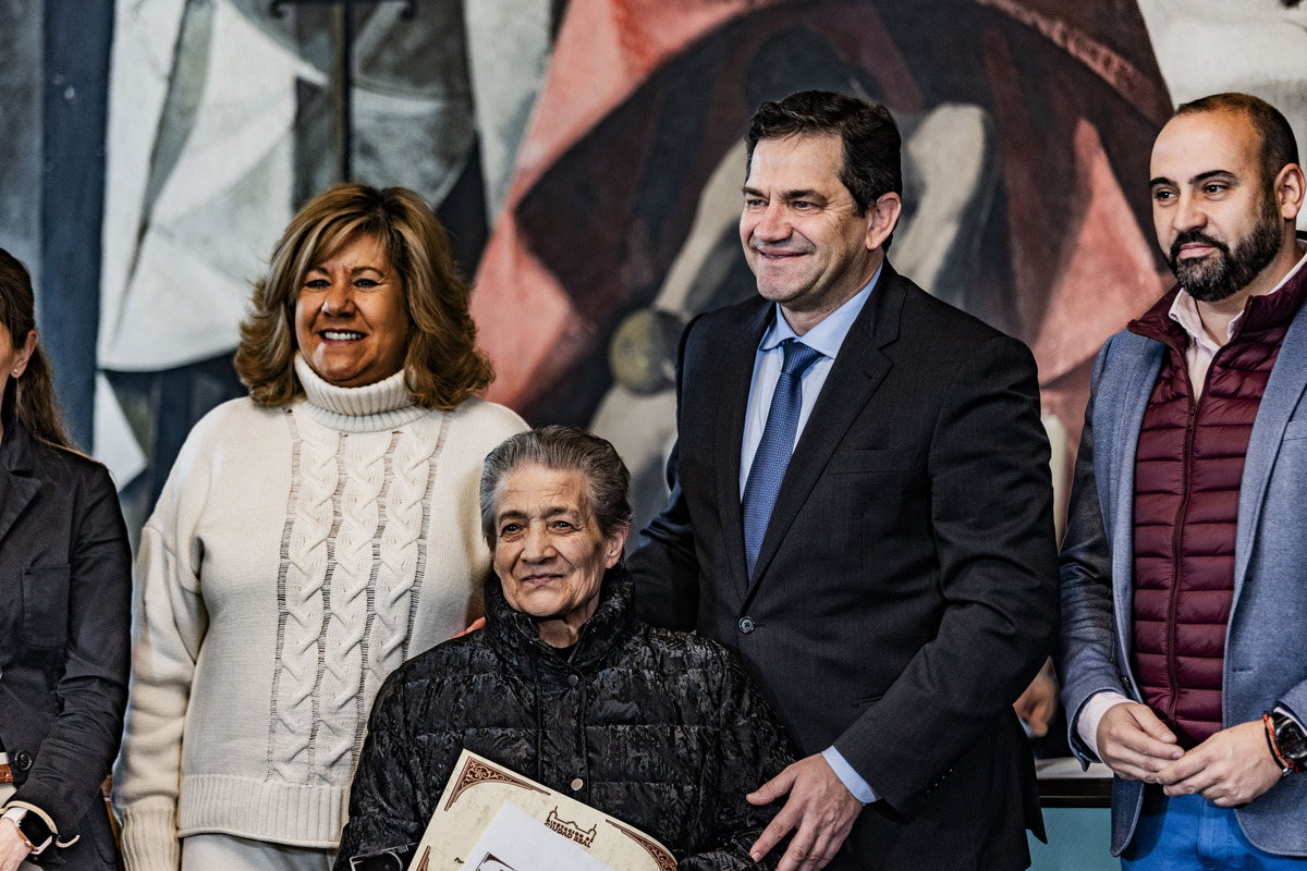 Recuerdos vivos, celebrado en la Diputación, homenaje a nuestros mayores, entrega de diplomas a los mayores y abuelos que han participado en el concurso literario de la Diputación, Recuerdos Vivos  / RUEDA VILLAVERDE