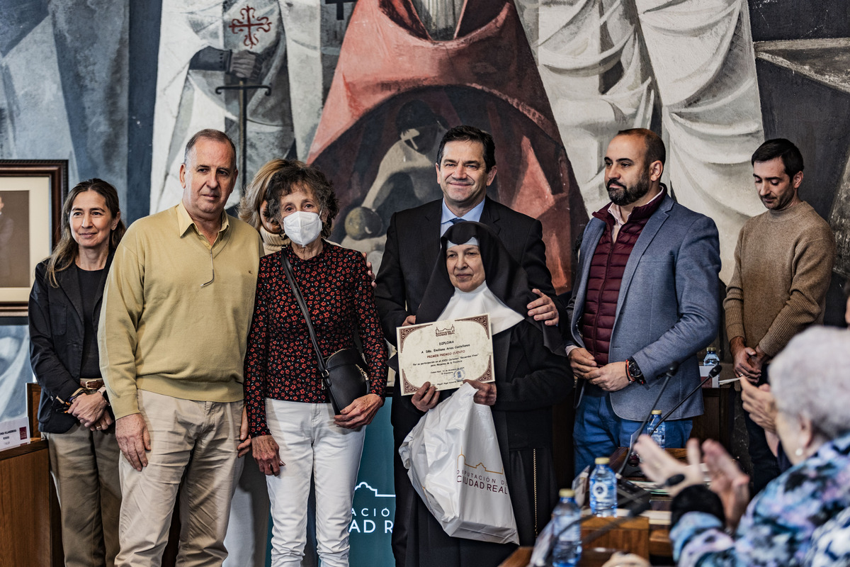 Recuerdos vivos, celebrado en la Diputación, homenaje a nuestros mayores, entrega de diplomas a los mayores y abuelos que han participado en el concurso literario de la Diputación, Recuerdos Vivos  / RUEDA VILLAVERDE