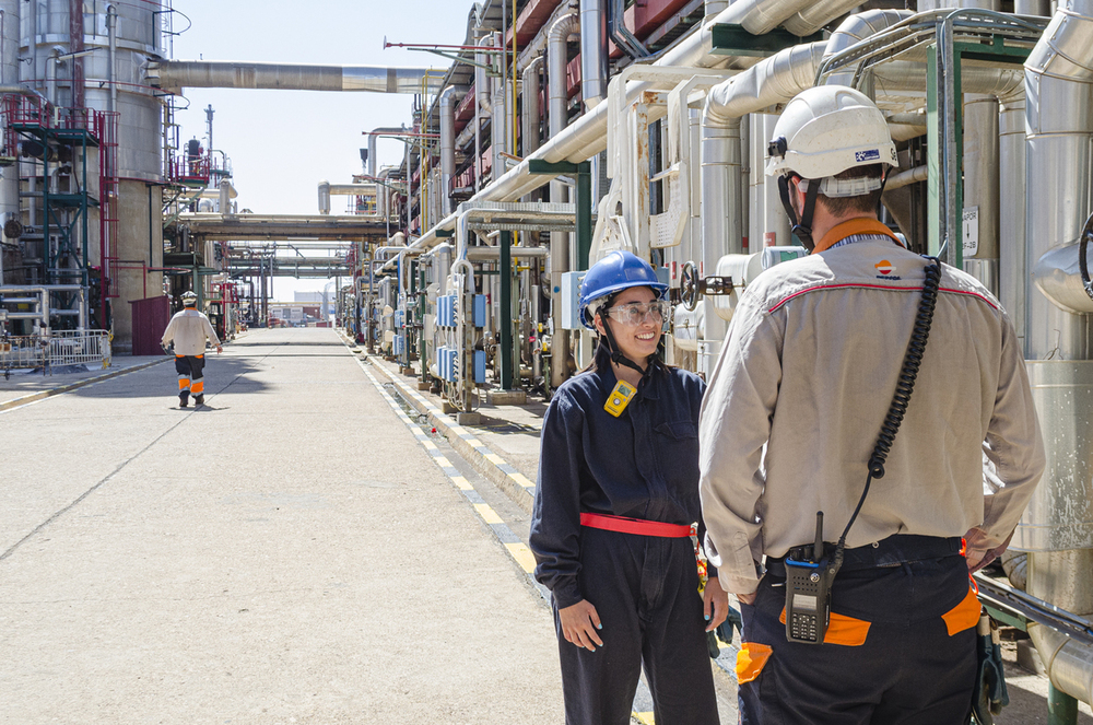 Estudiantes de prácticas en Repsol Puertollano