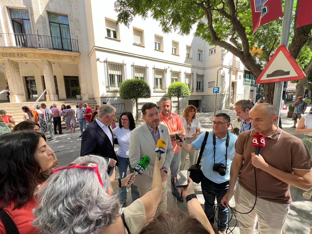 El subdelegado del Gobierno, David Broceño, en el acto de condena por los asesinatos machistas