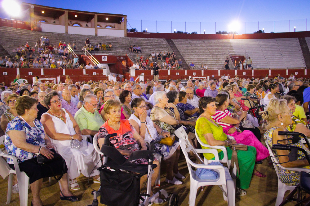 Teatralidad y costumbre en la plaza de toros de Alcázar