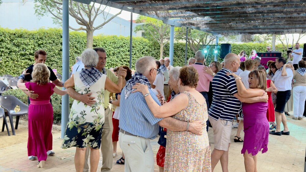 Baile para Mayores enmarcado en la celebración de la Pandorga en el Centro Social Larache