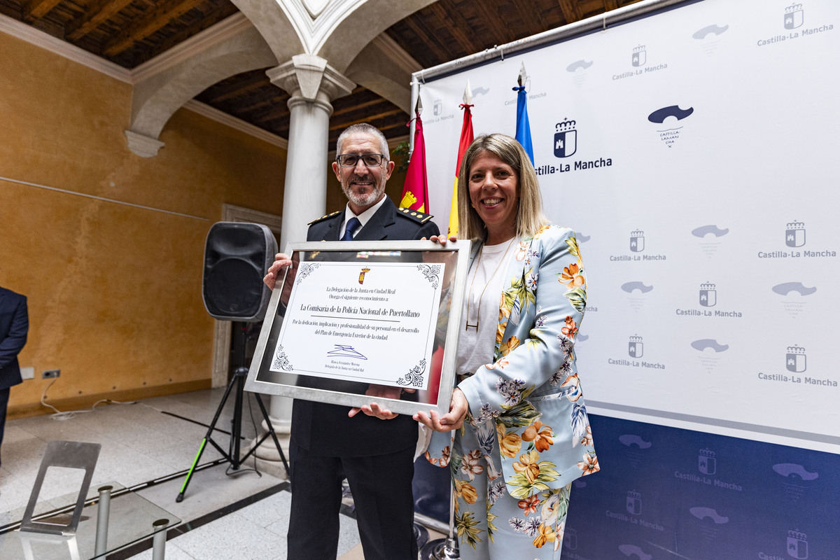 la delegada de la Junta Blanca Fernández  preside el acto de homenaje a la Policía Nacional por su bicentenario, Policía nacional en el  ACTO DE CIUDAD REAL  / RUEDA VILLAVERDE