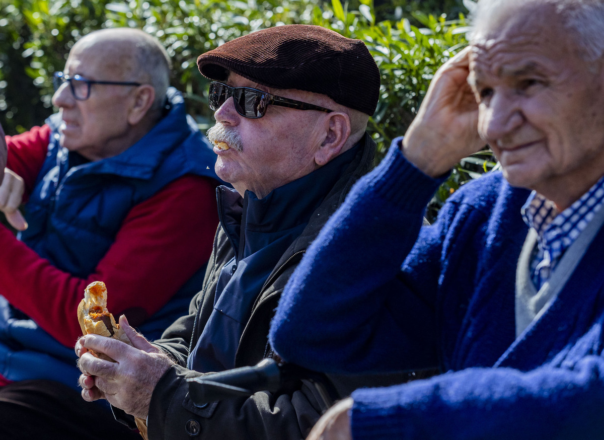 Día del chorizo en Puertollano, reparto del chorizo en Puertollano  / RUEDA VILLAVERDE