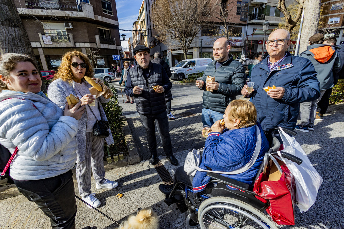 Día del chorizo en Puertollano, reparto del chorizo en Puertollano  / RUEDA VILLAVERDE