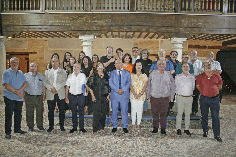 Javier Vallín gana el Nacional de Poesía de Aldea del Rey