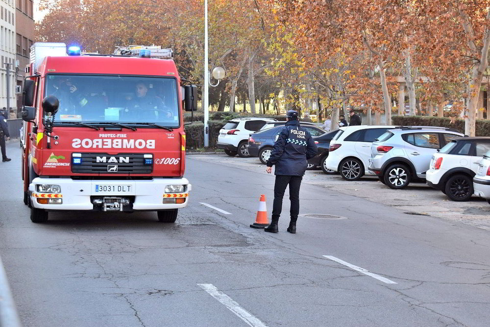 Simulacro de emergencia en el colegio Giner de los Ríos