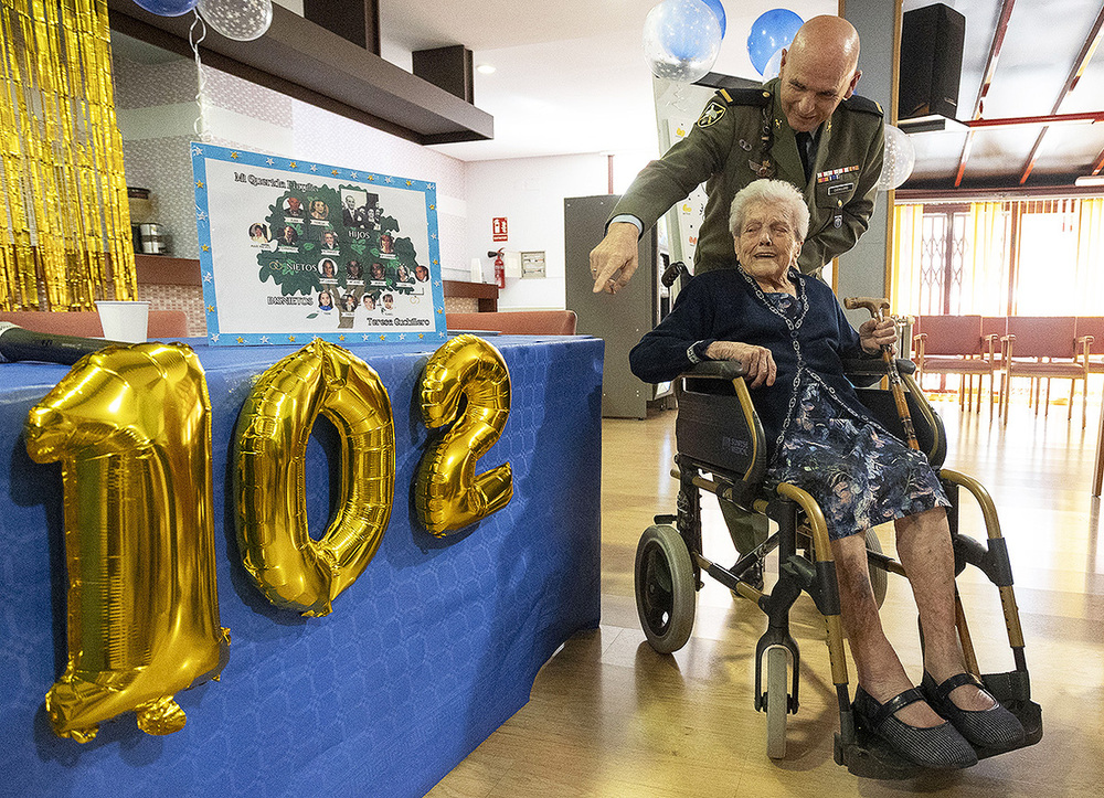 Fiesta del 102 cumpleaños de Teresa Cuchillero.