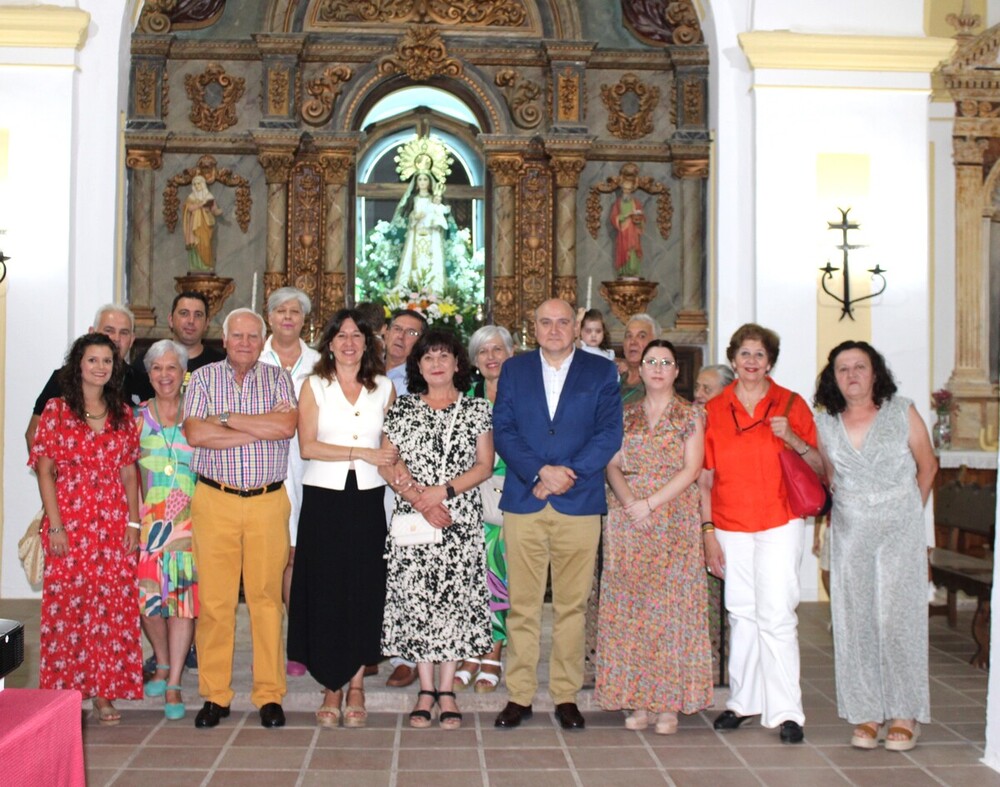 La delegada de la Junta de Comunidades de Castilla-La Mancha en la provincia de Ciudad Real, Blanca Fernández, en su visita a la ermita