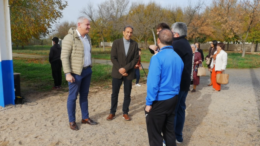 Luis Casimiro inaugura la pista polideportiva de Villamayor