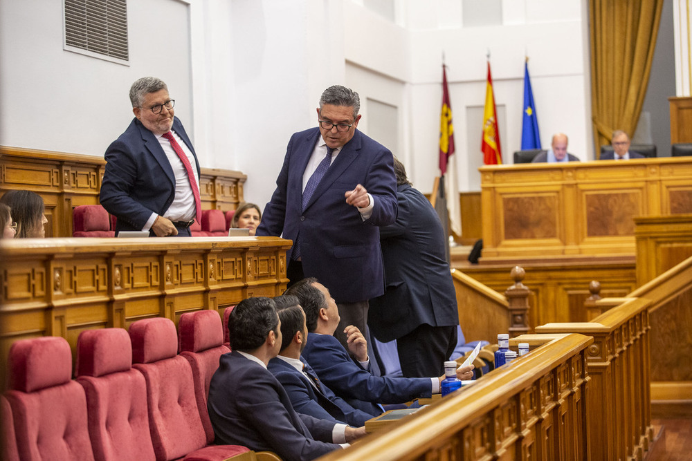 El debate sobre la lavanda generó una trifulca entre el diputado del PP Santiago Lucas-Torres y el de Vox, Iván Sánchez