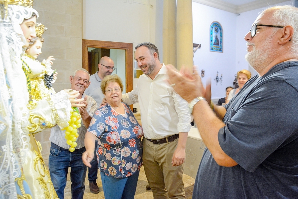 La Virgen de las Viñas ya luce nueva medalla 