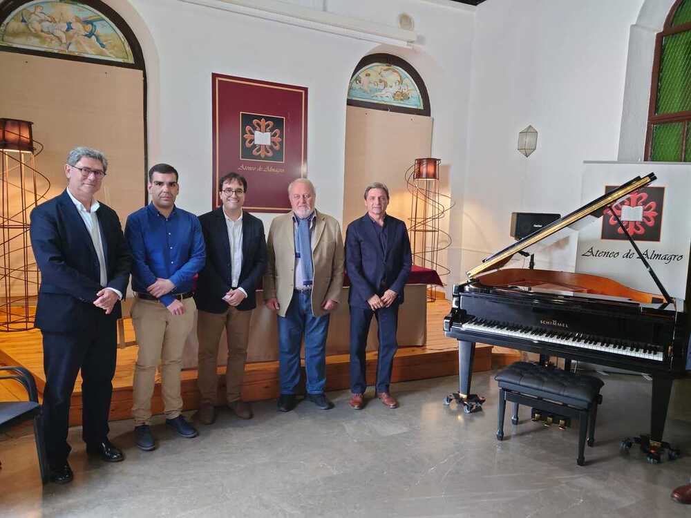 El Ateneo de Almagro homenajea a Ole Jantzen