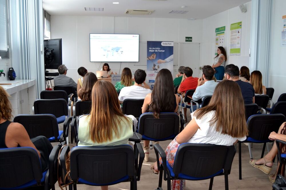 Farmacéuticos conocen fármacos para deshabituación tabáquica