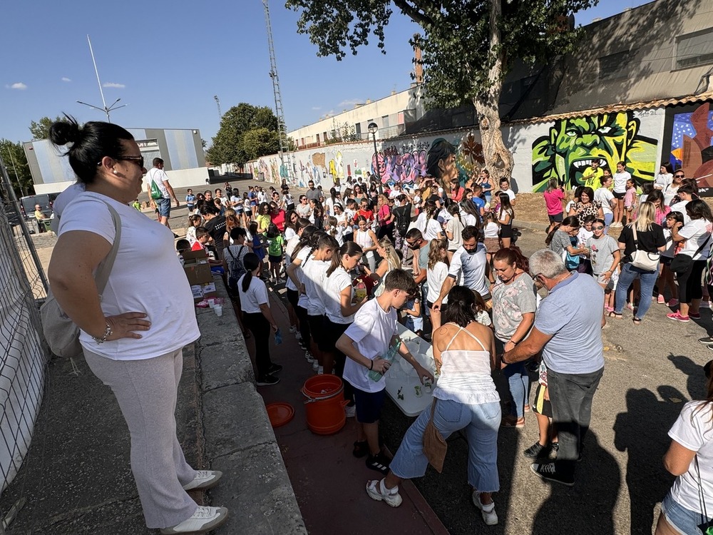 El Holi Festival llena el recinto ferial de Malagón