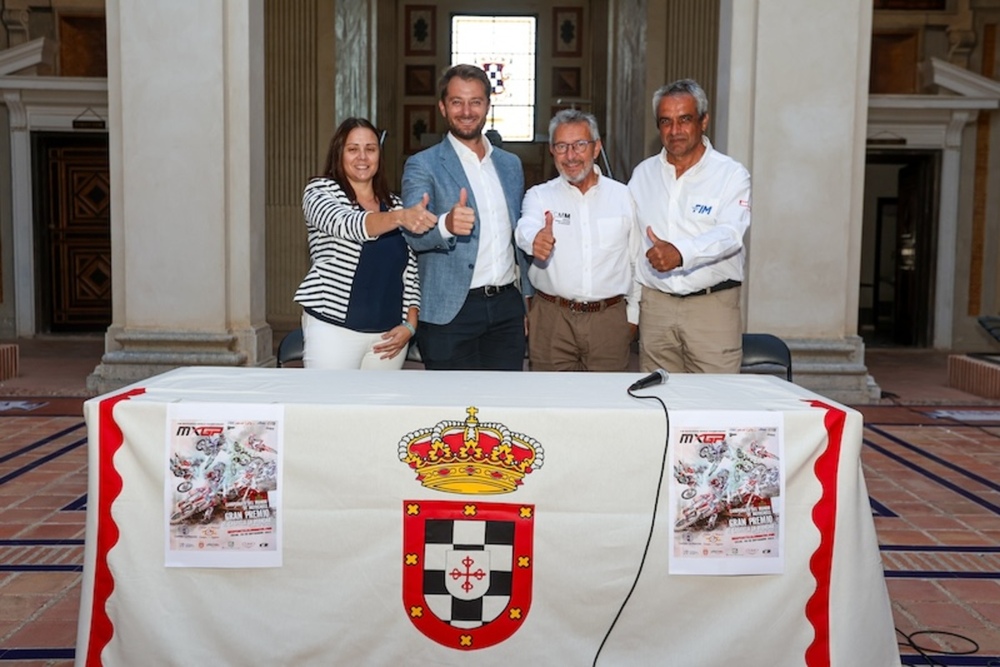 El MXGP visita el Palacio del Marqués de Santa Cruz