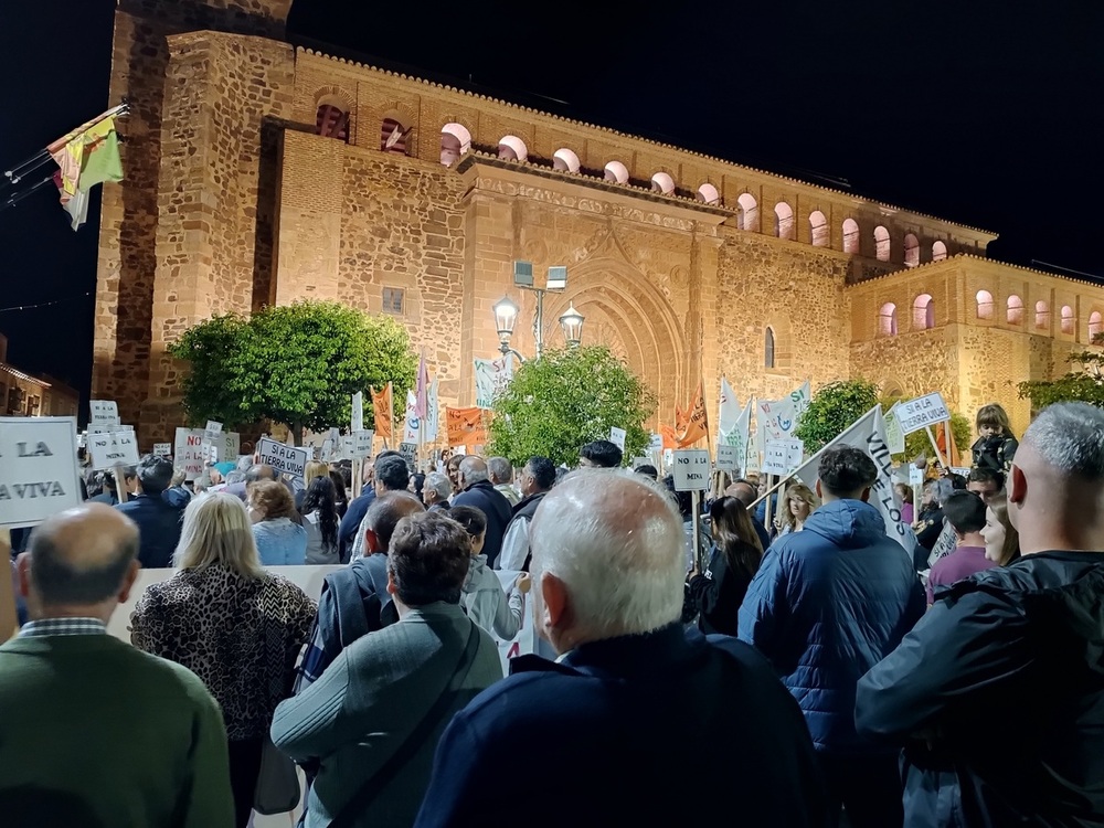 Torrenueva clama contra la minería de tierras raras