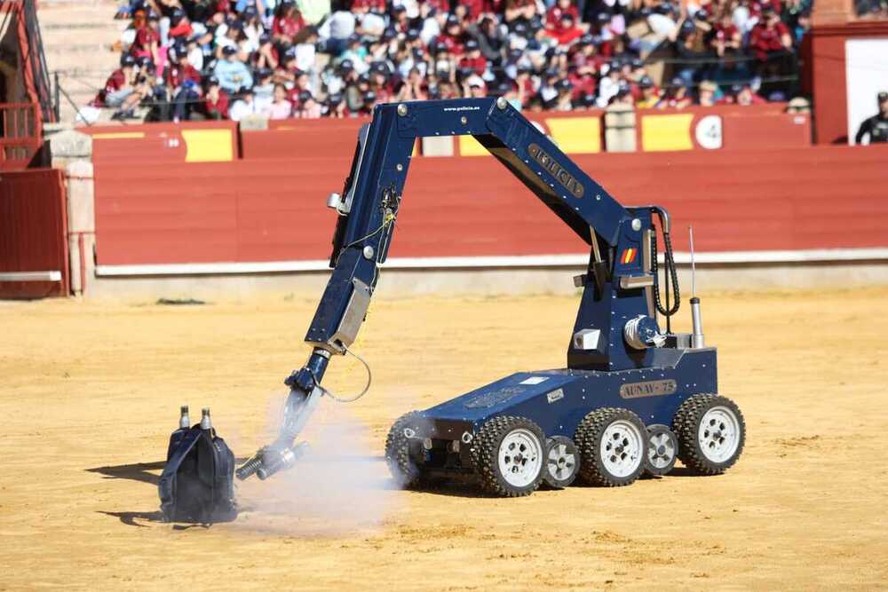 Lleno para la exhibición de la Policía Nacional en Ciudad Real