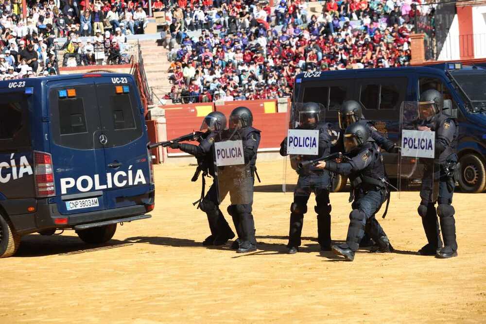 Lleno para la exhibición de la Policía Nacional en Ciudad Real