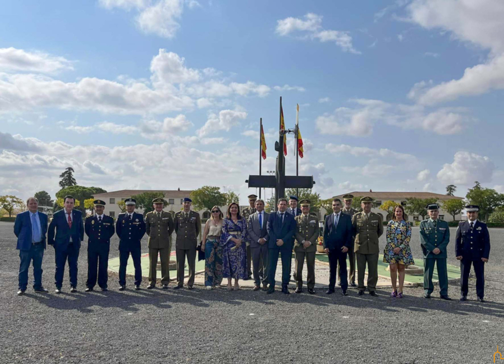 Valverde felicita los 36 años de servicio a España