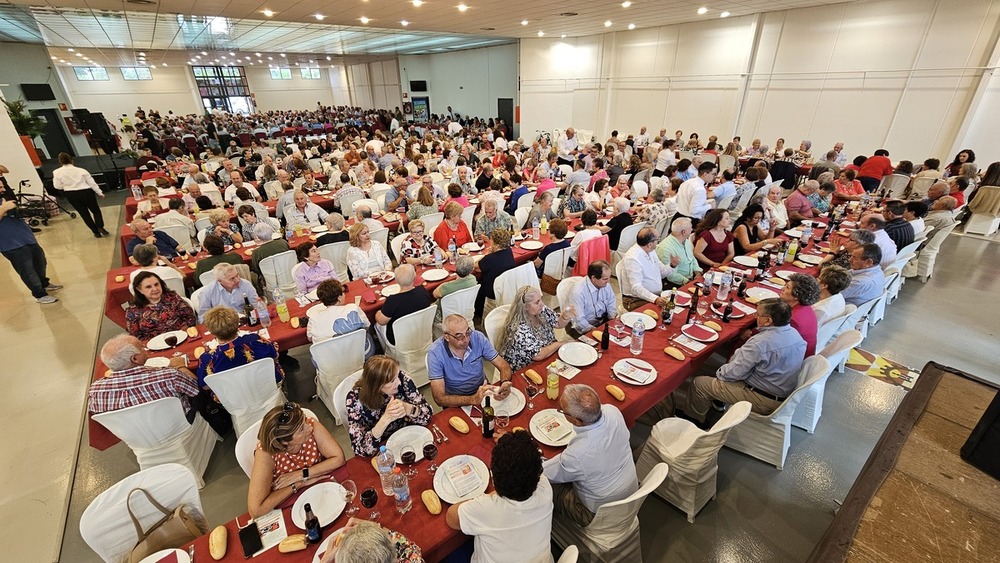 Multitudinario homenaje a las personas mayores de Manzanares 