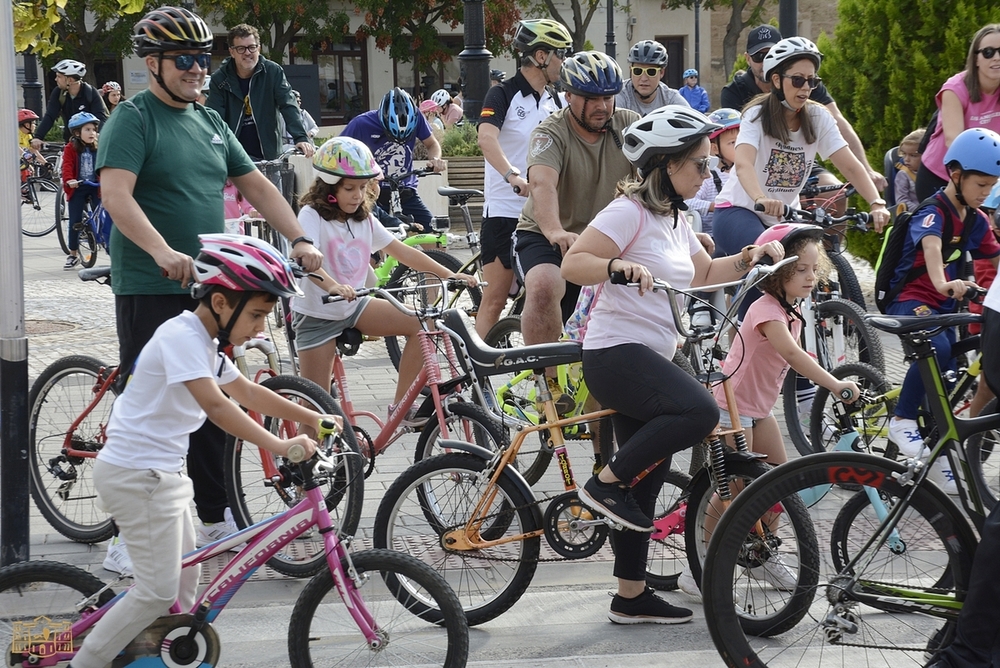 1.500 personas participan en el Día de la Bici