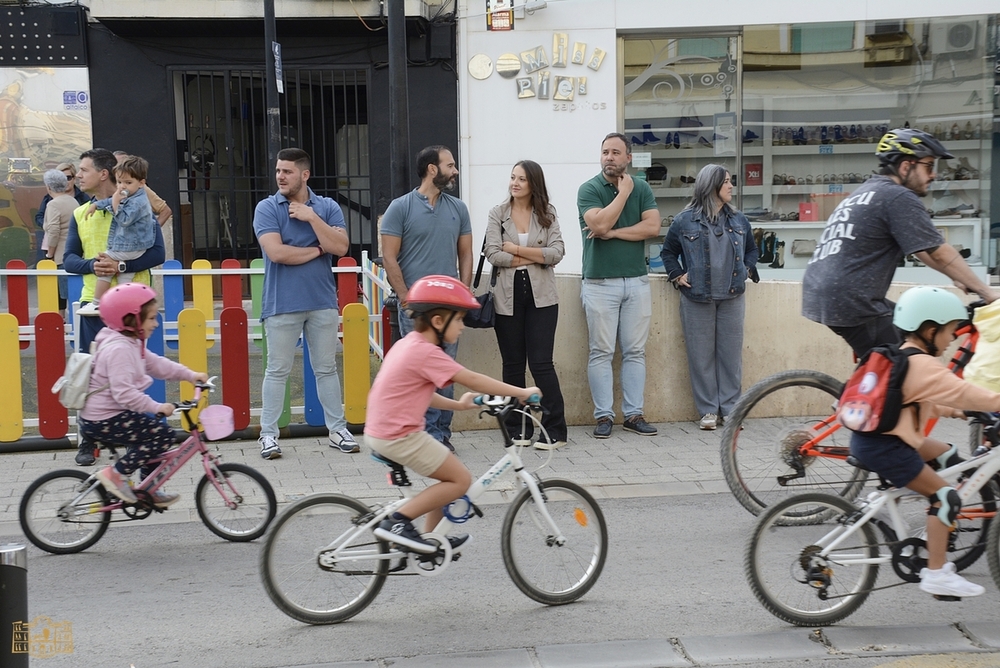 1.500 personas participan en el Día de la Bici