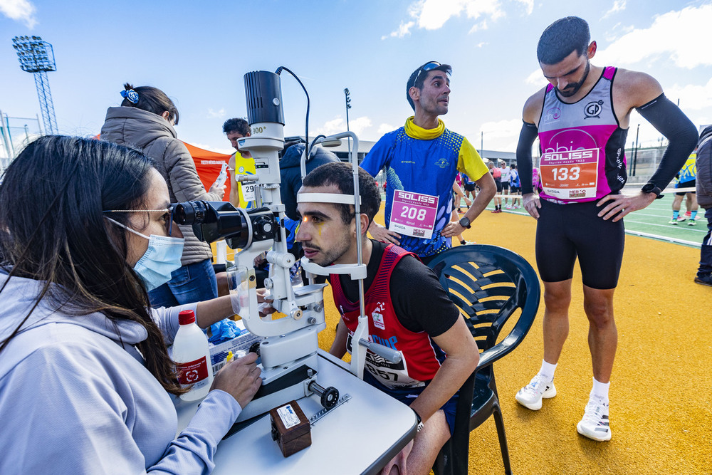 Los atletas se sometieron de forma voluntaria a una prueba para detectar el glaucoma.