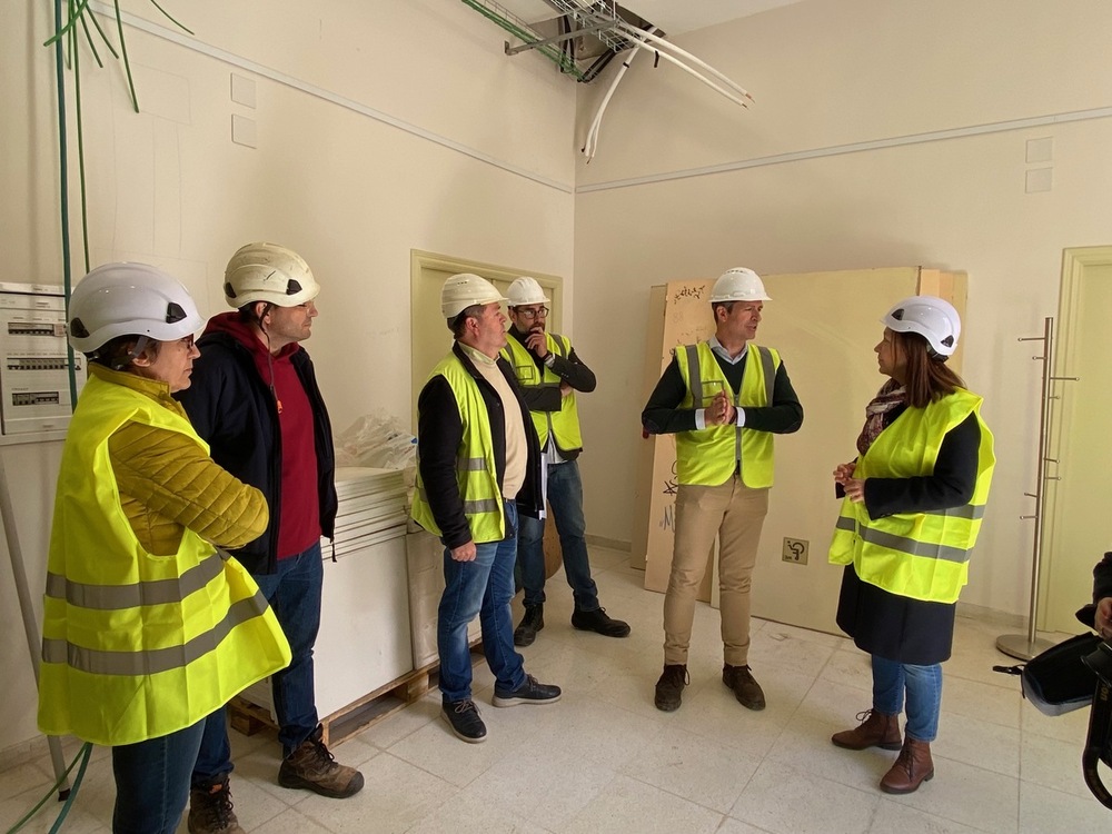 Melchor visita las obras de la Casa de la Cultura 