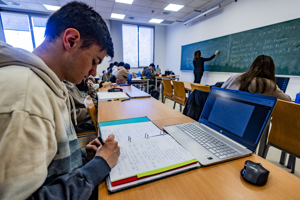 Tecnologías en un aula para enseñar como antes