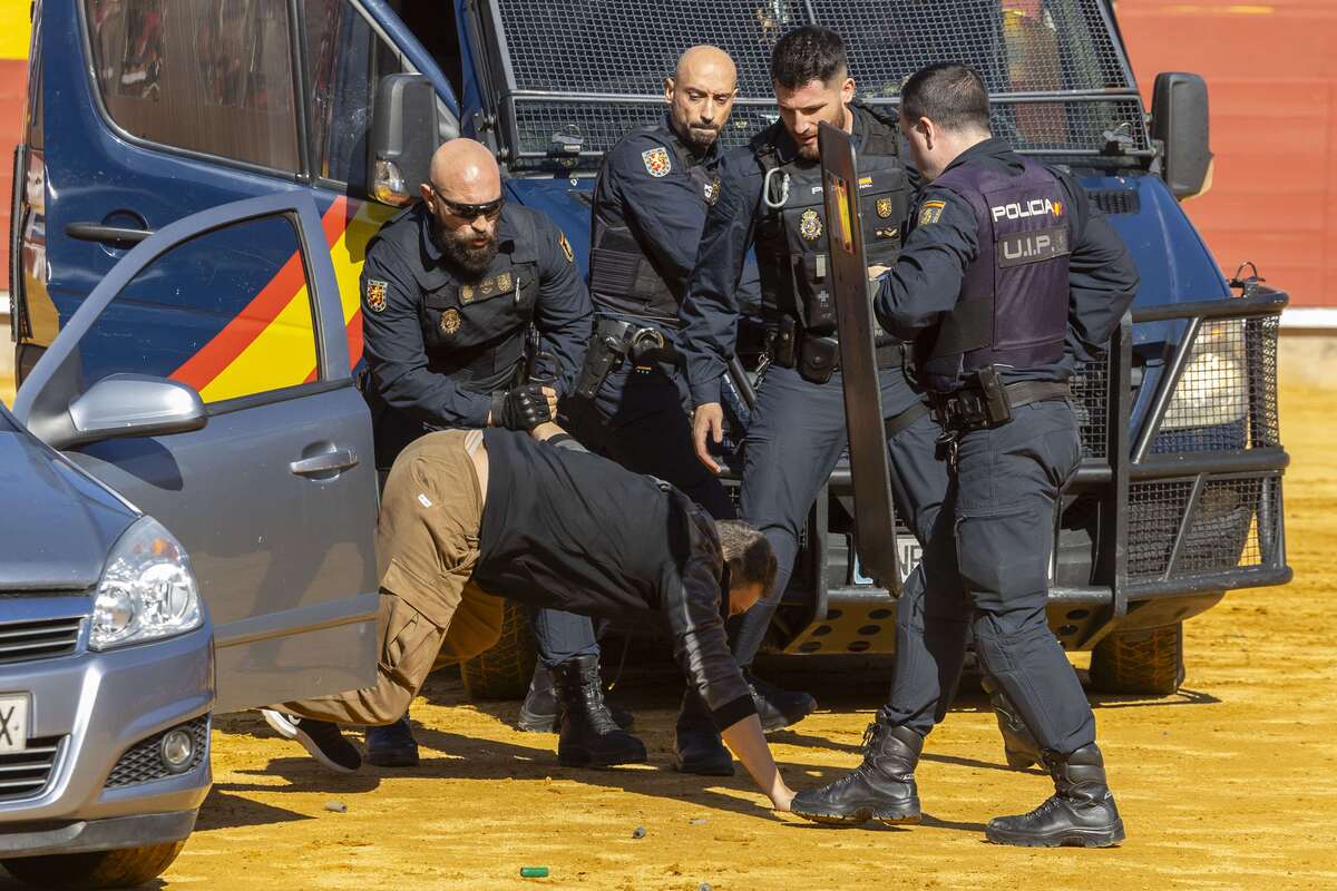 Exhibición de la Policía Nacional  / TOMÁS FDEZ. DE MOYA