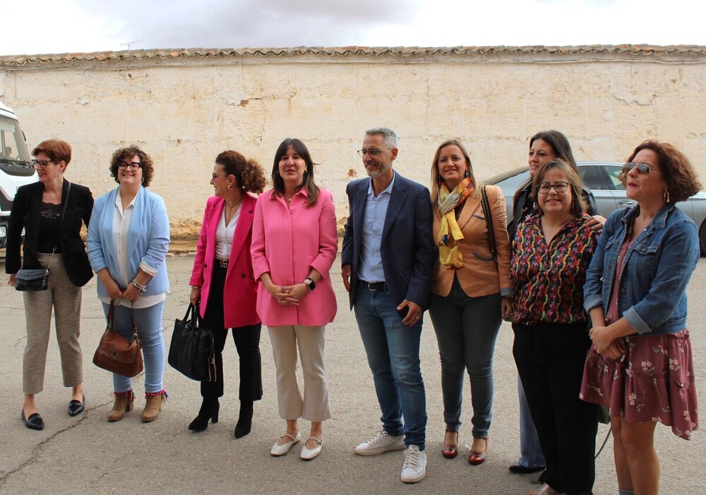 Fernández destaca “trabajo con mayúsculas de las amas de casa