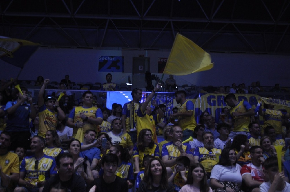 Aficionados del Caserío, en el Olivo Arena.