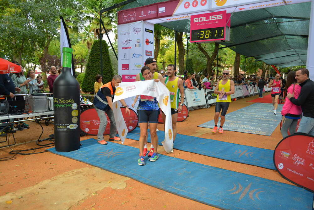 Esther Jiménez de los Galanes celebra su triunfo.