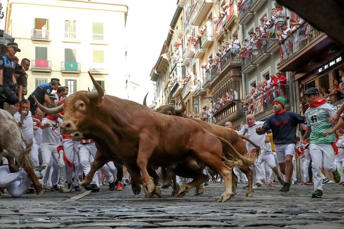 Quinto encierro de los Sanfermines  / J.P. URDIROZ