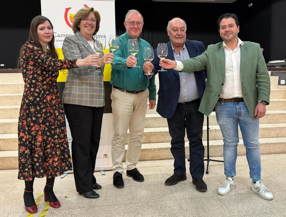 Carrión cata los vinos volcánicos de la DO Campo de Calatrava 