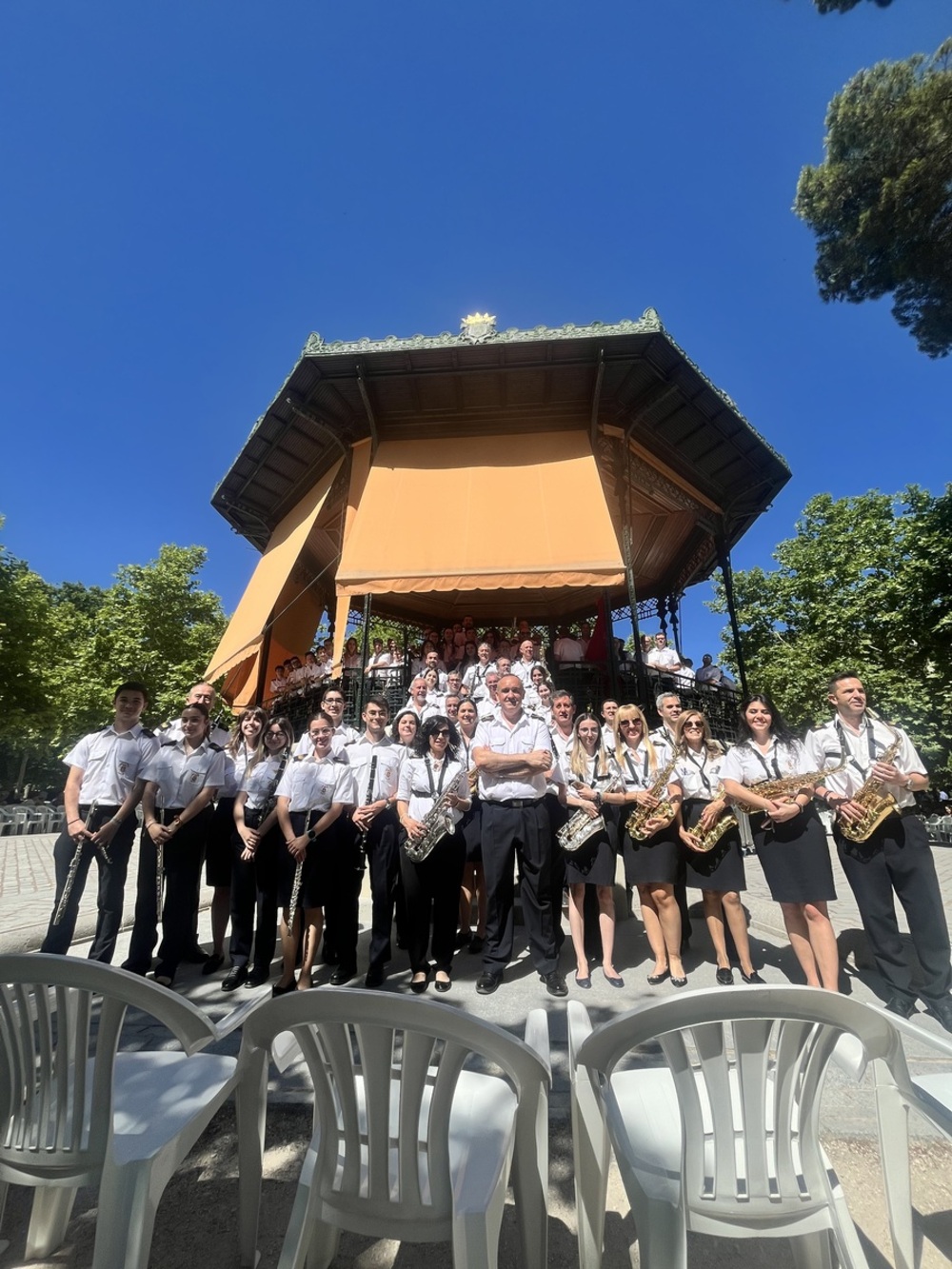 La banda de Ciudad Real deleita al Retiro con música española 