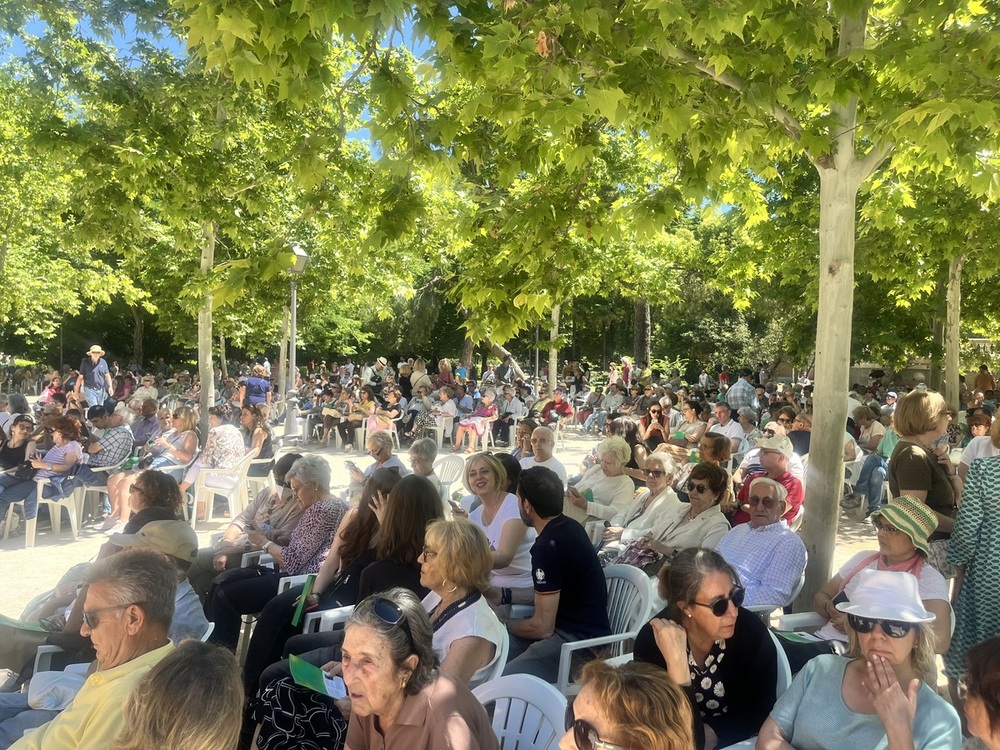 La banda de Ciudad Real deleita al Retiro con música española