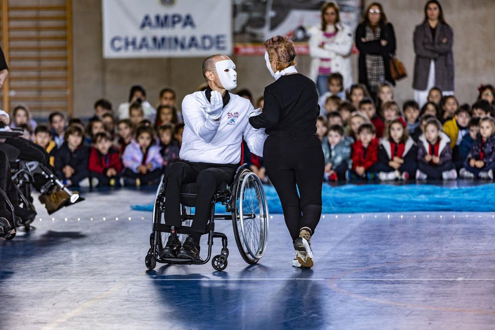 Más de 250 escolares conocen la danza inclusiva