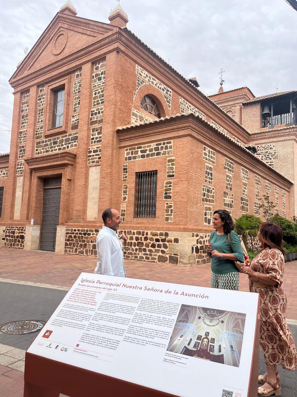 Calzada instala nuevas señales turísticas 