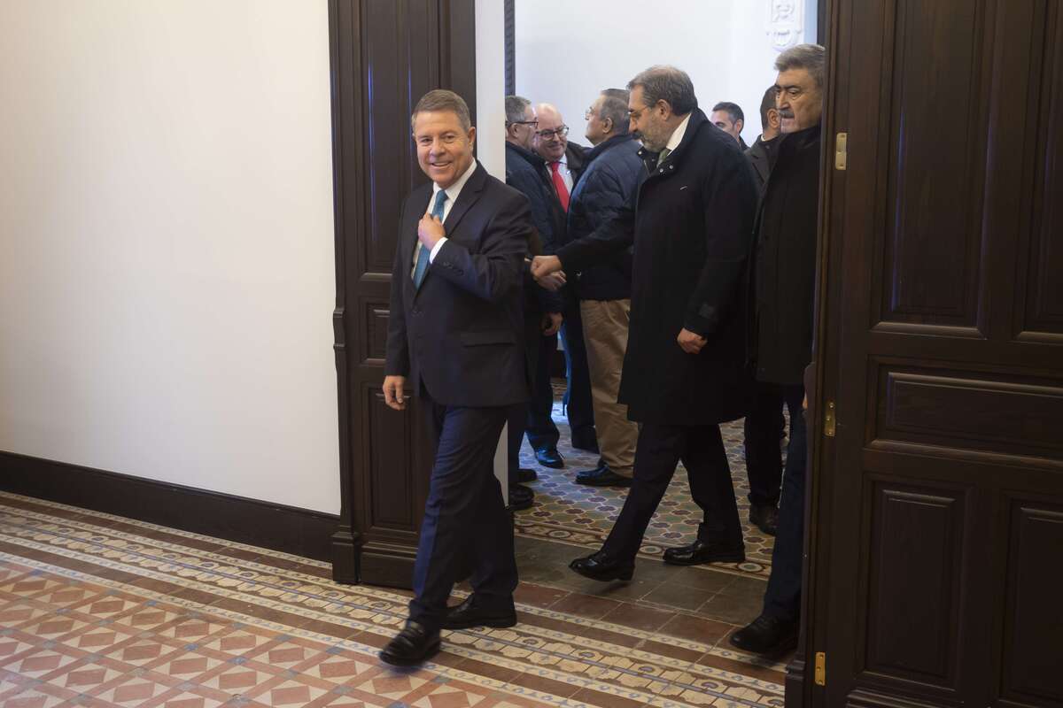 Emiliano García-Page inaugura el antiguo palacete de la Cruz Roja  / TOMÁS FDEZ. DE MOYA