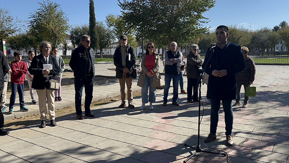 El historiador Ramón Maldonado ya tiene su banco literario 